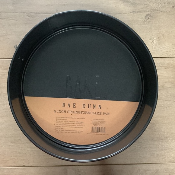 Rae Dunn Bakeware - Picture 2 of 3